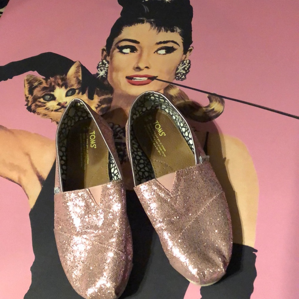 Toms slip on